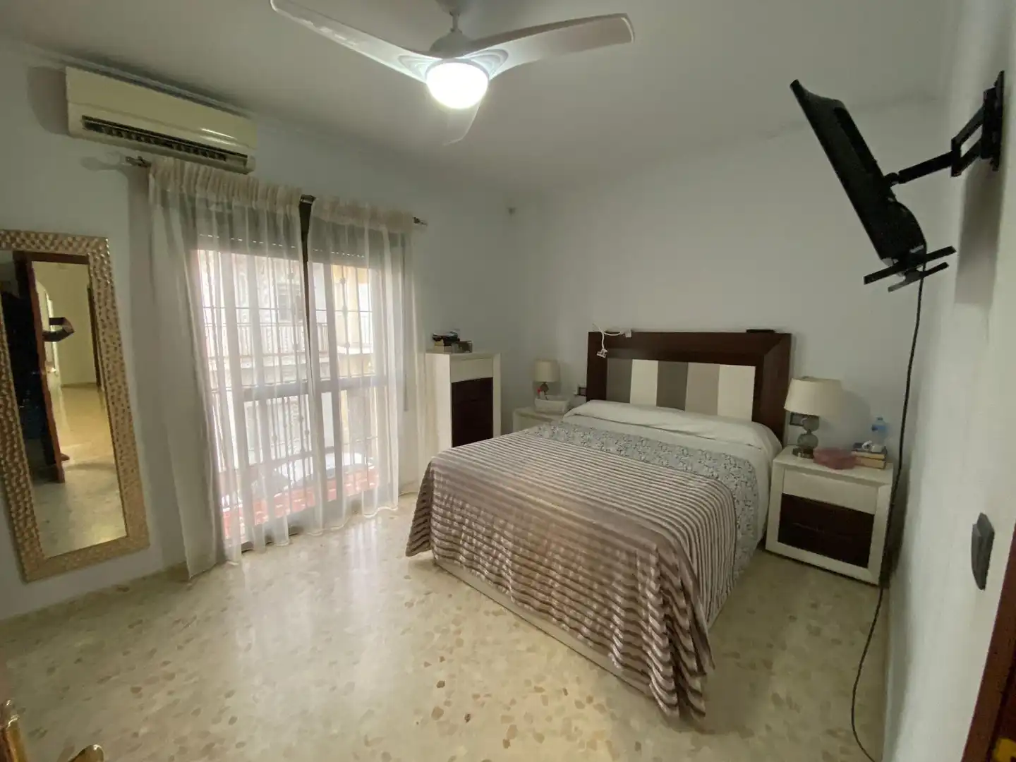 Bedroom of Houses for sale in Sevilla