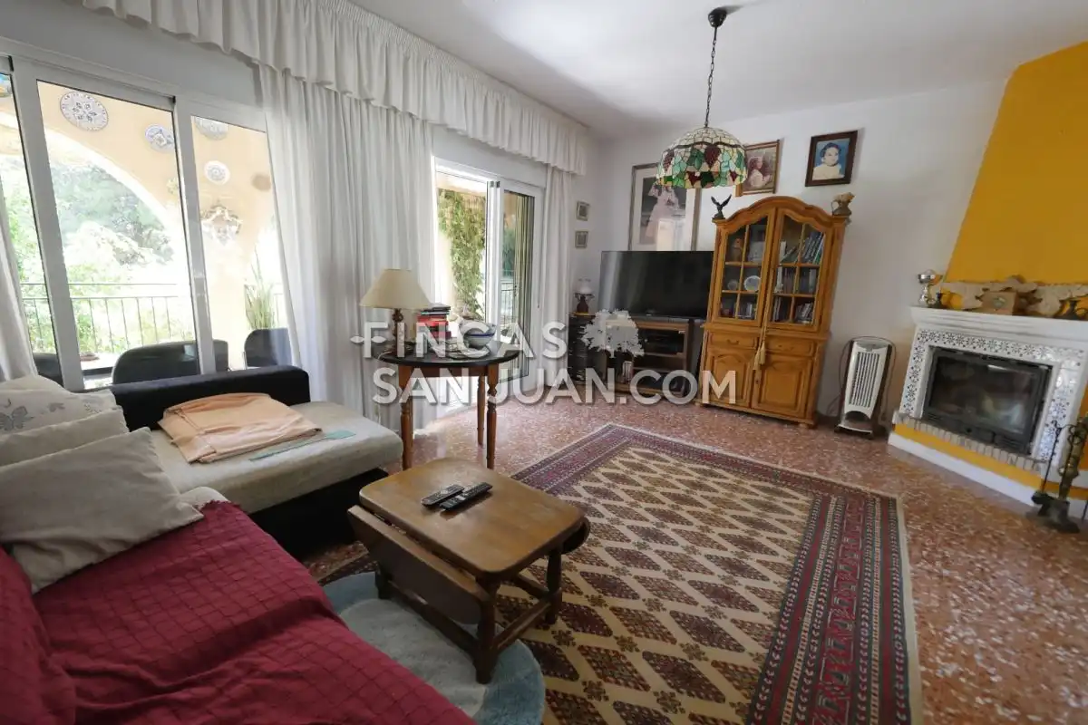 Living room of Houses for sale in El Campello  with Air Conditioner, Heating and Private garden