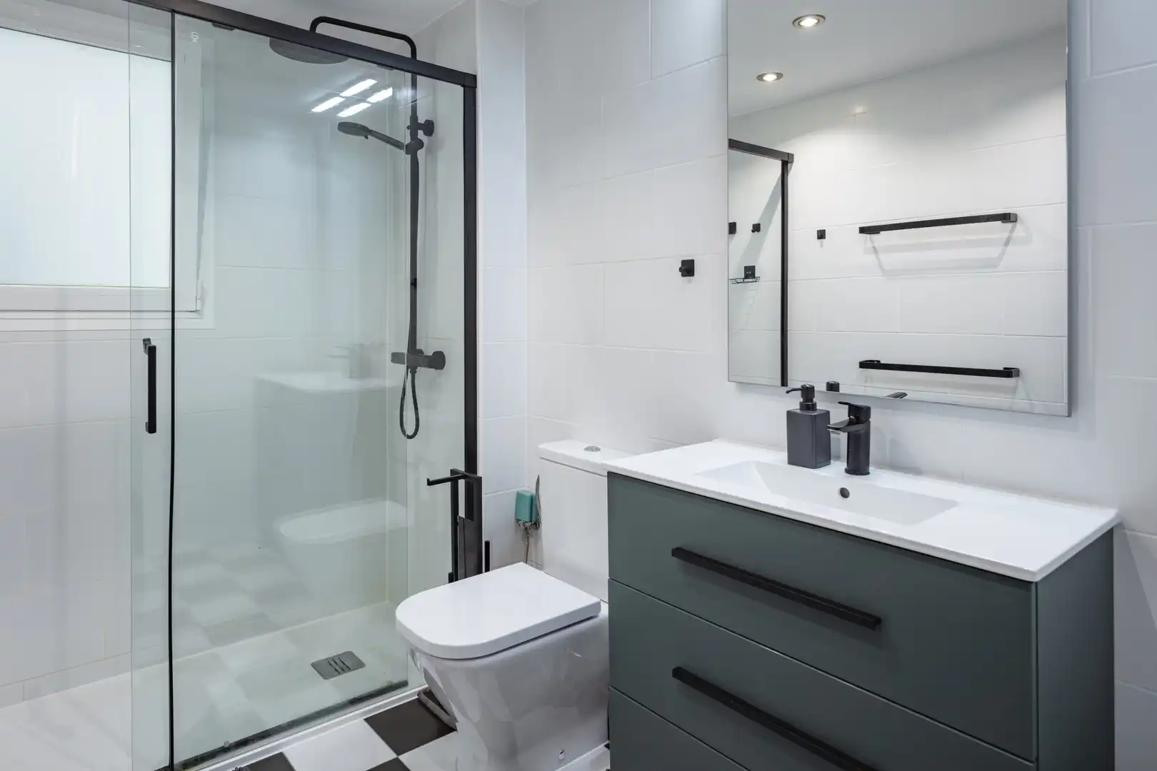 Badezimmer von Wohnungen zum Verkauf in Jávea / Xàbia mit Klimaanlage und Balkon