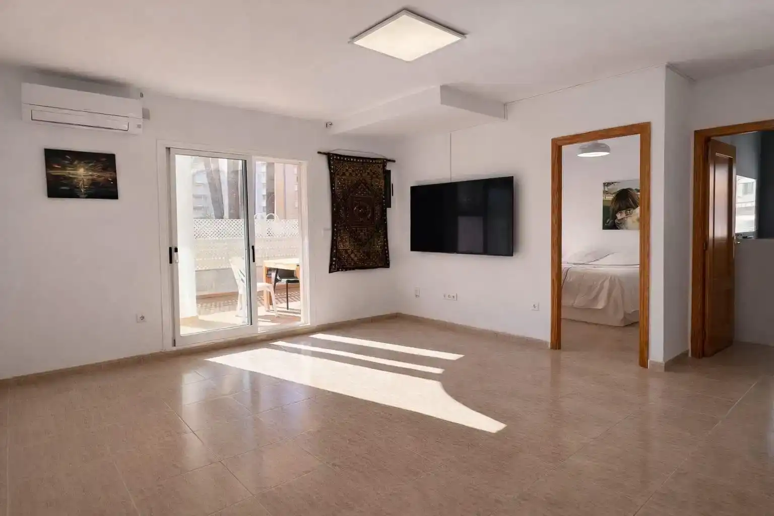 Wohnzimmer von Wohnungen zum Verkauf in Piles mit Klimaanlage, Schwimmbad und Balkon
