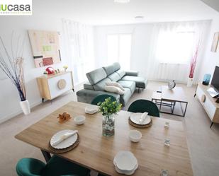 Sala d'estar de Casa adosada en venda en Polán