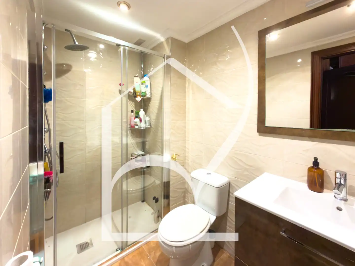 Badezimmer von Wohnung zum Verkauf in Salamanca mit Klimaanlage, Heizung und Möbliert