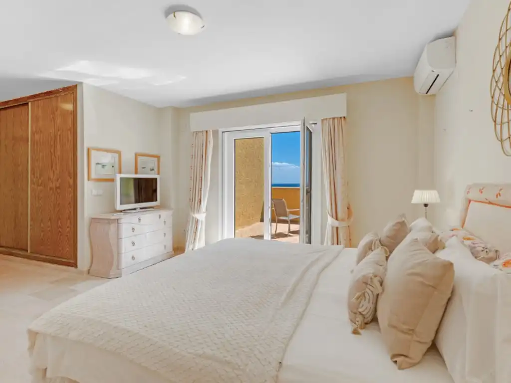 Houses for sale in Avenida Europa, Poble Nou - Montiboli