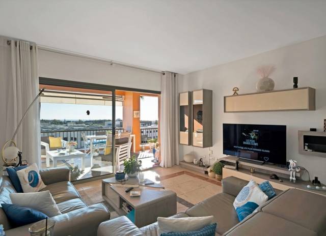 Apartamento en Venta en Calle Pico Alcazaba, 21 en Benatalaya