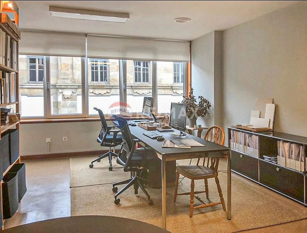 Oficina en venda en Pontevedra Capital  amb Calefacció