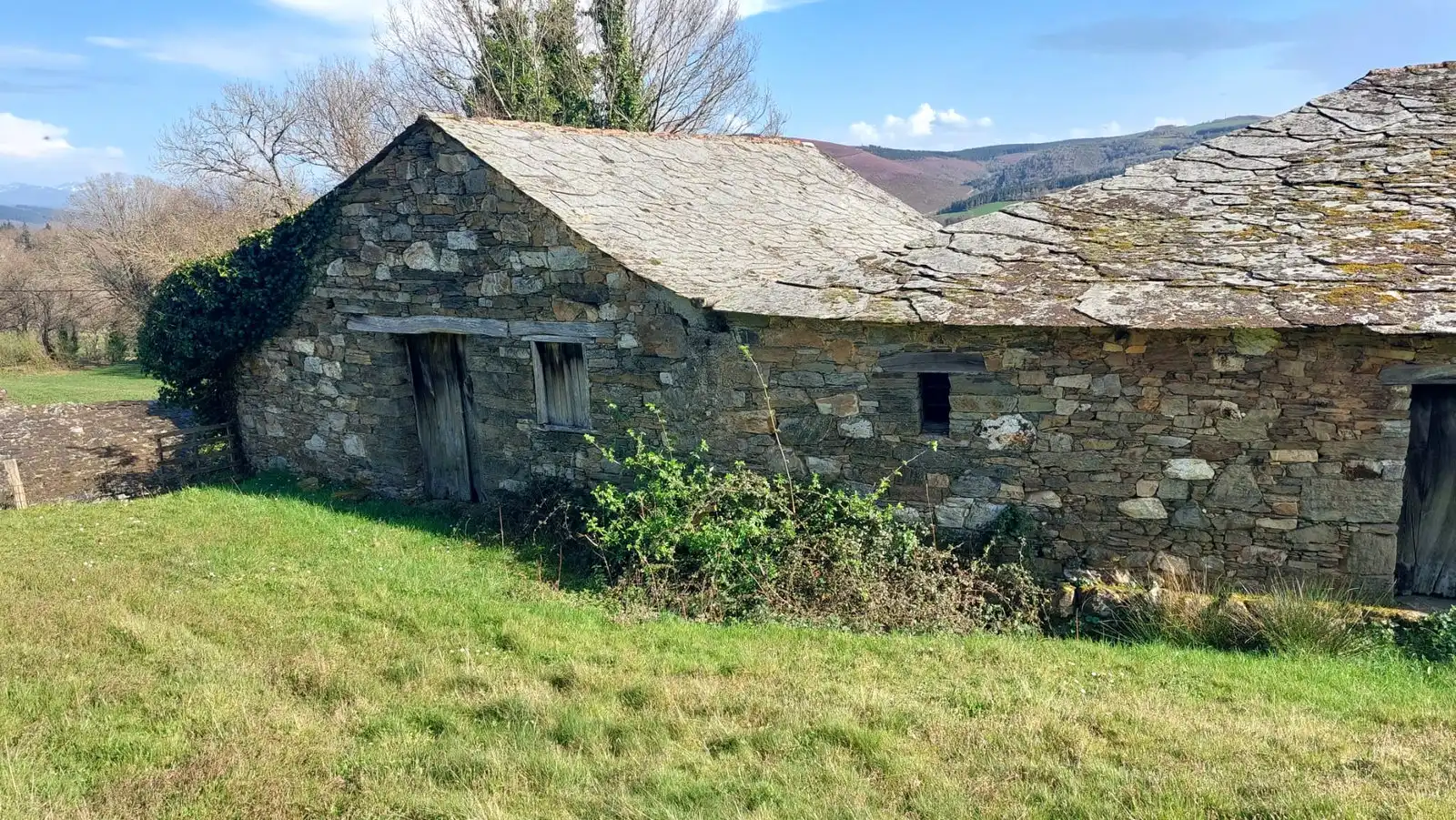 Außenansicht von Country house zum Verkauf in Becerreá mit Terrasse und Möbliert