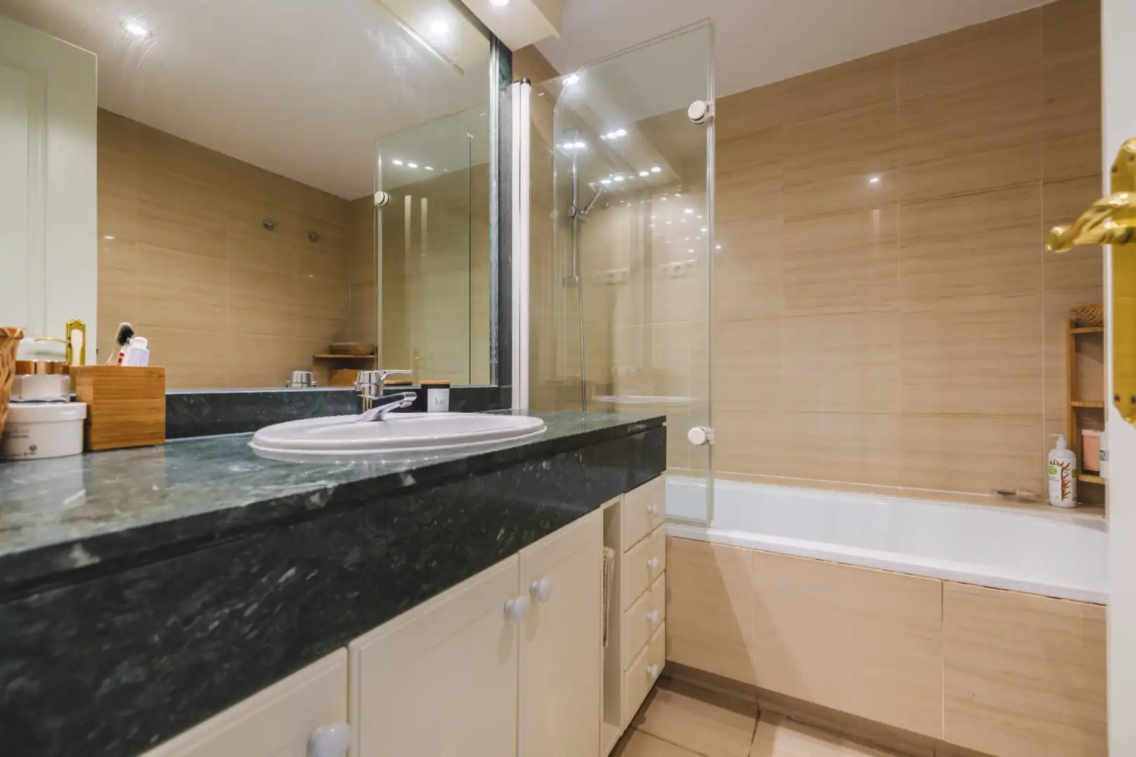 Badezimmer von Wohnung zum Verkauf in Las Rozas de Madrid mit Klimaanlage, Heizung und Gemeinschaftspool
