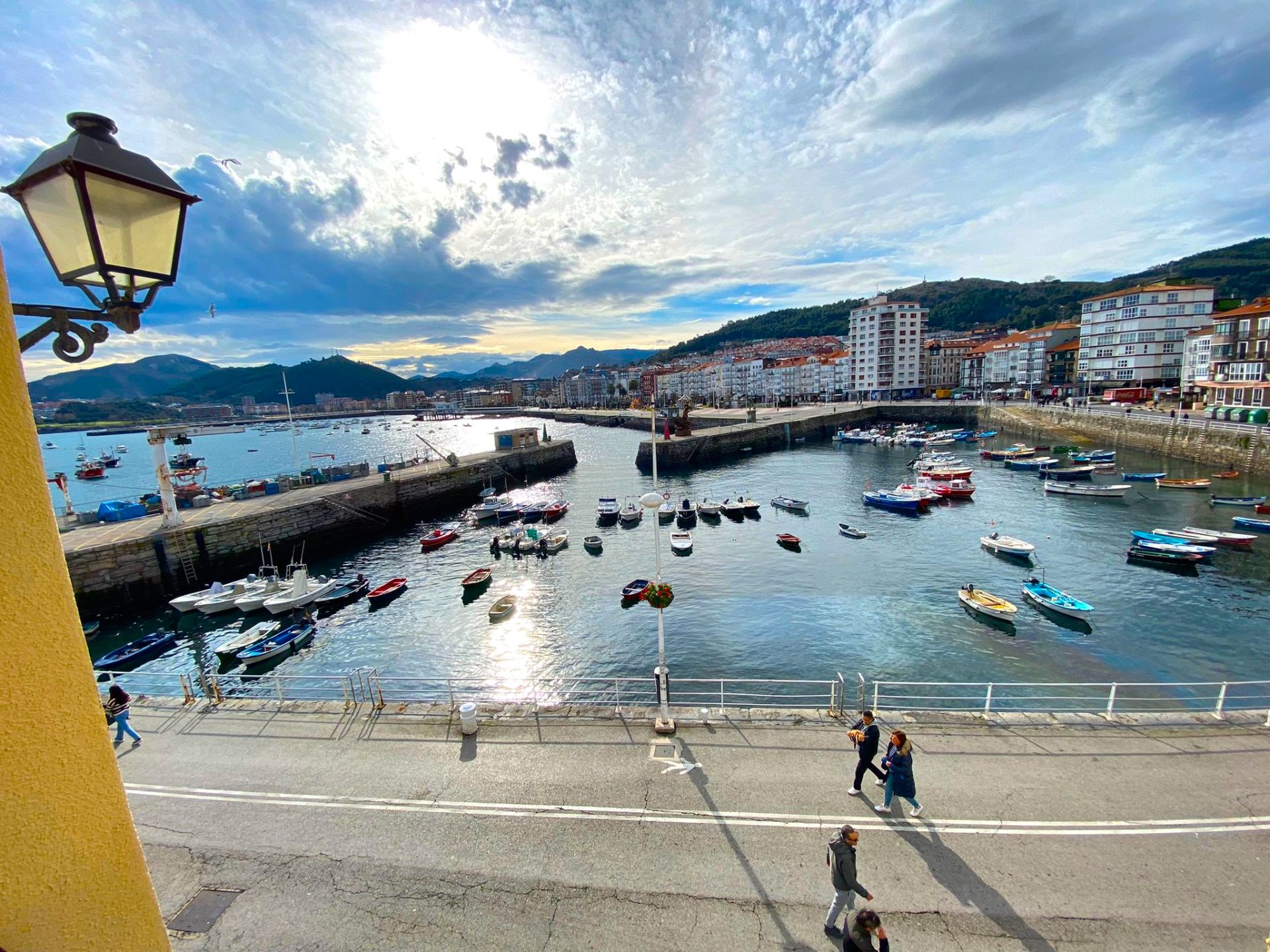 Vista exterior de Pis en venda en Castro-Urdiales amb Calefacció, Moblat i Rentadora