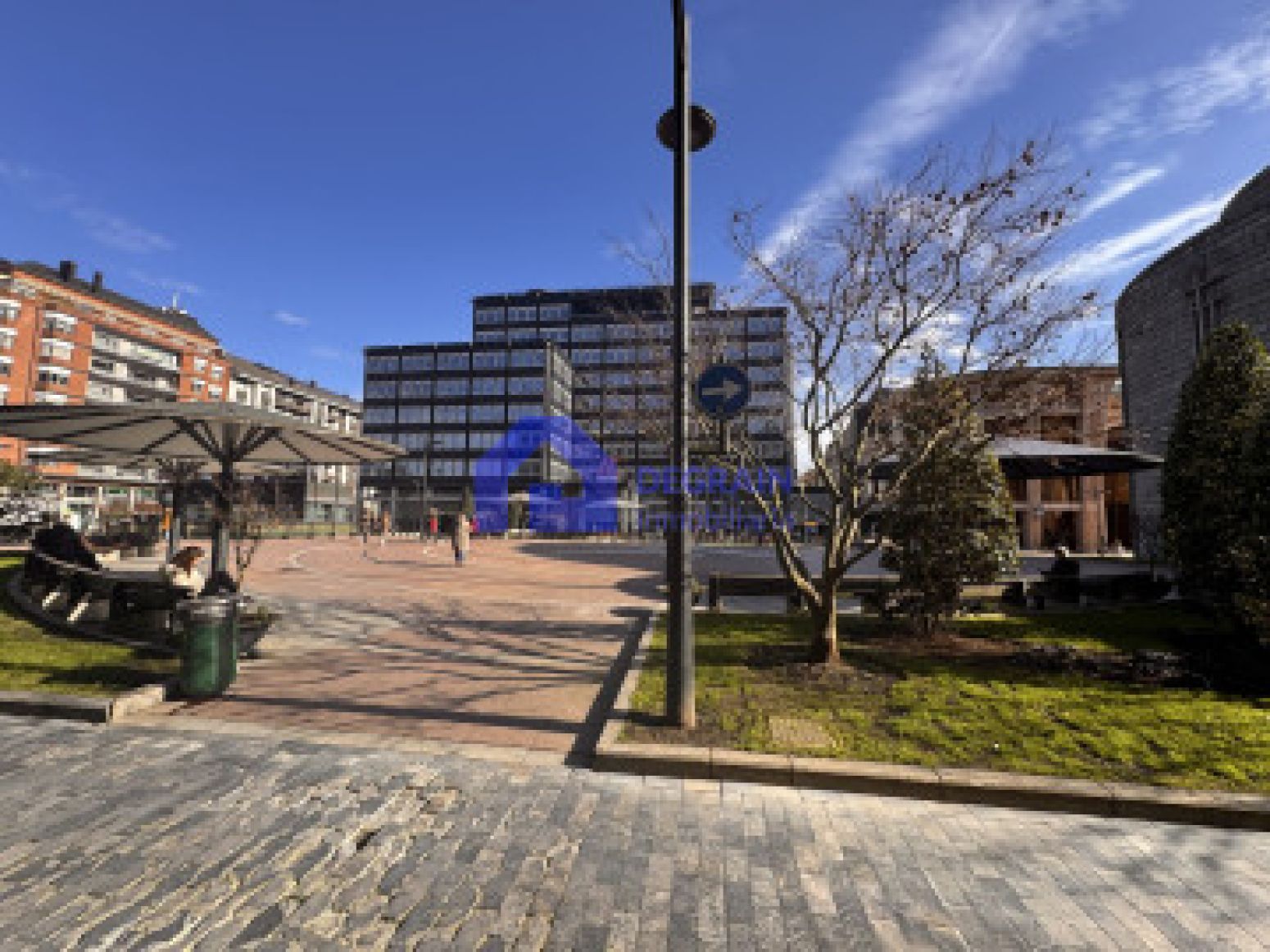 Vista exterior de Piso en venta en Oviedo  con Calefacción