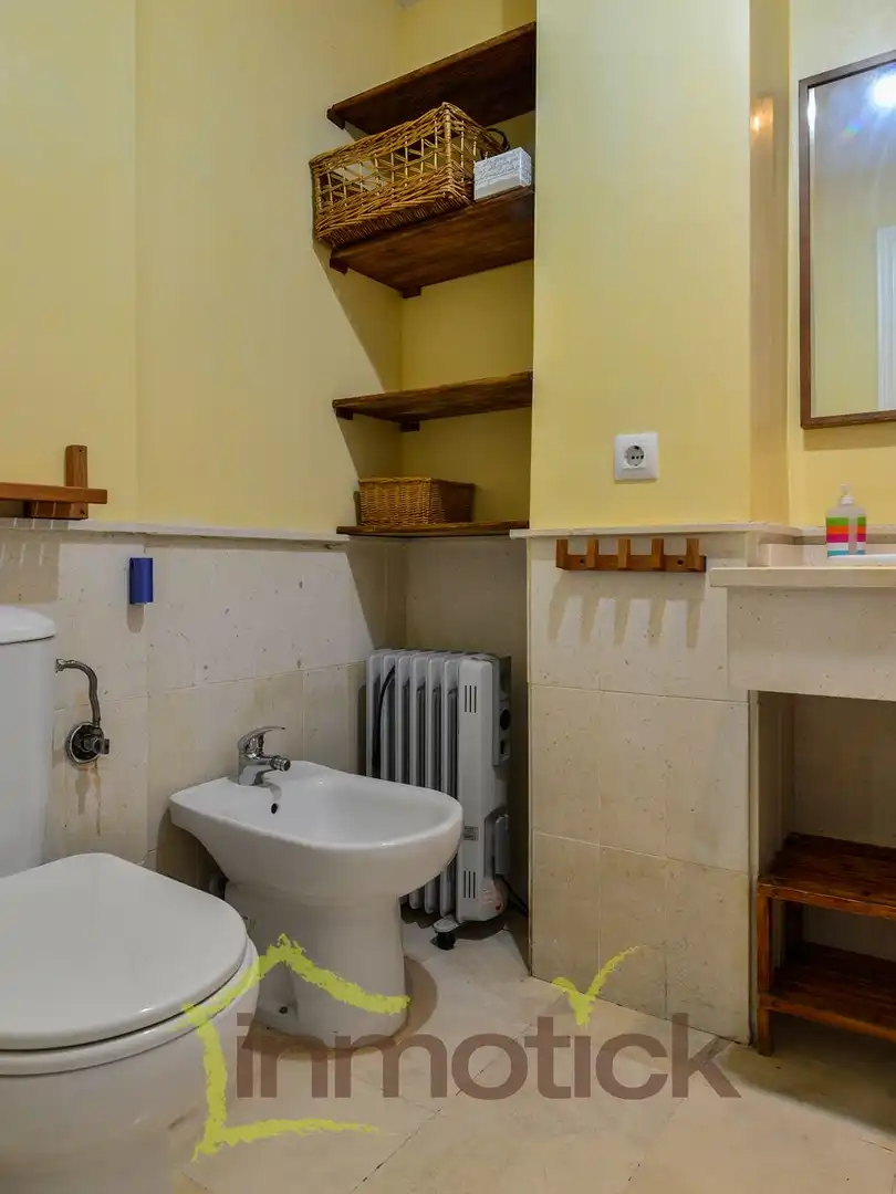 Badezimmer von Wohnung zur Miete in El Portil mit Möbliert