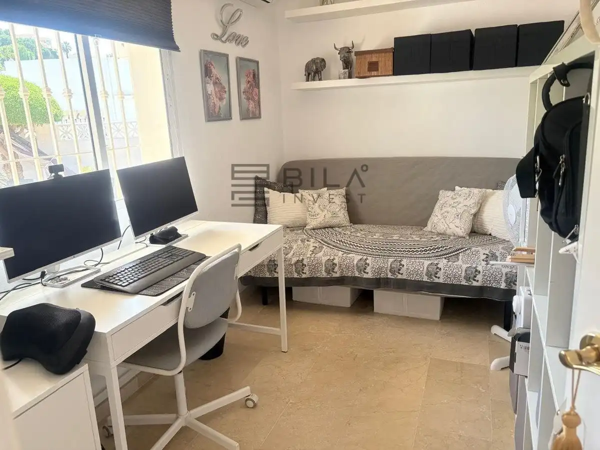 Villa avec piscine à vendre à Cerros del Aguila, imagen 12