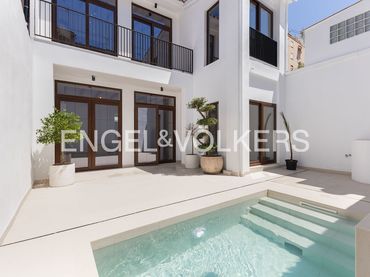 Casa a schiera con balcone in vendita a Quatre Carreres