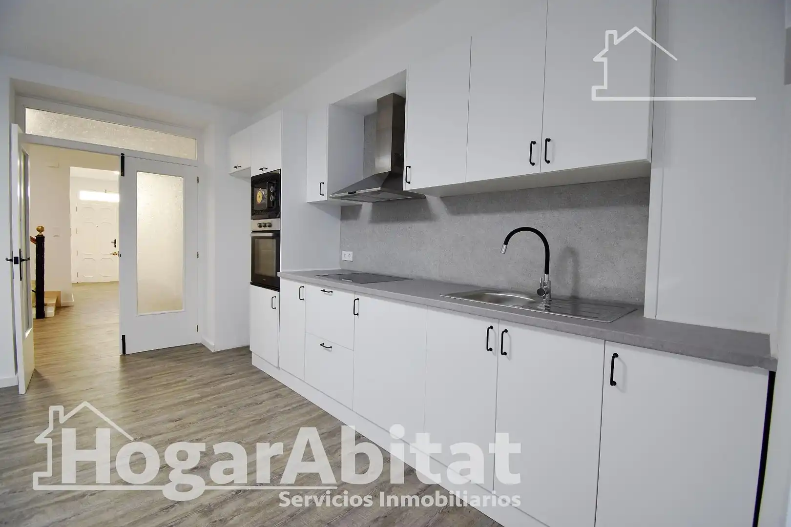 Kitchen of Houses for sale in Tavernes de la Valldigna  with Parquet flooring and Terrace