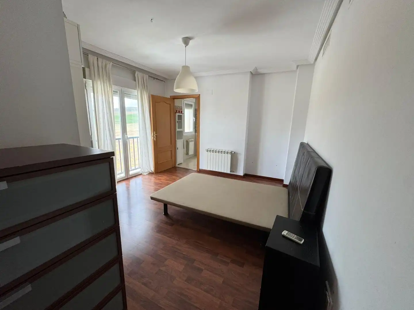 Habitación de Casa adosada en venta en Poblete con Aire acondicionado, Calefacción y Jardín privado