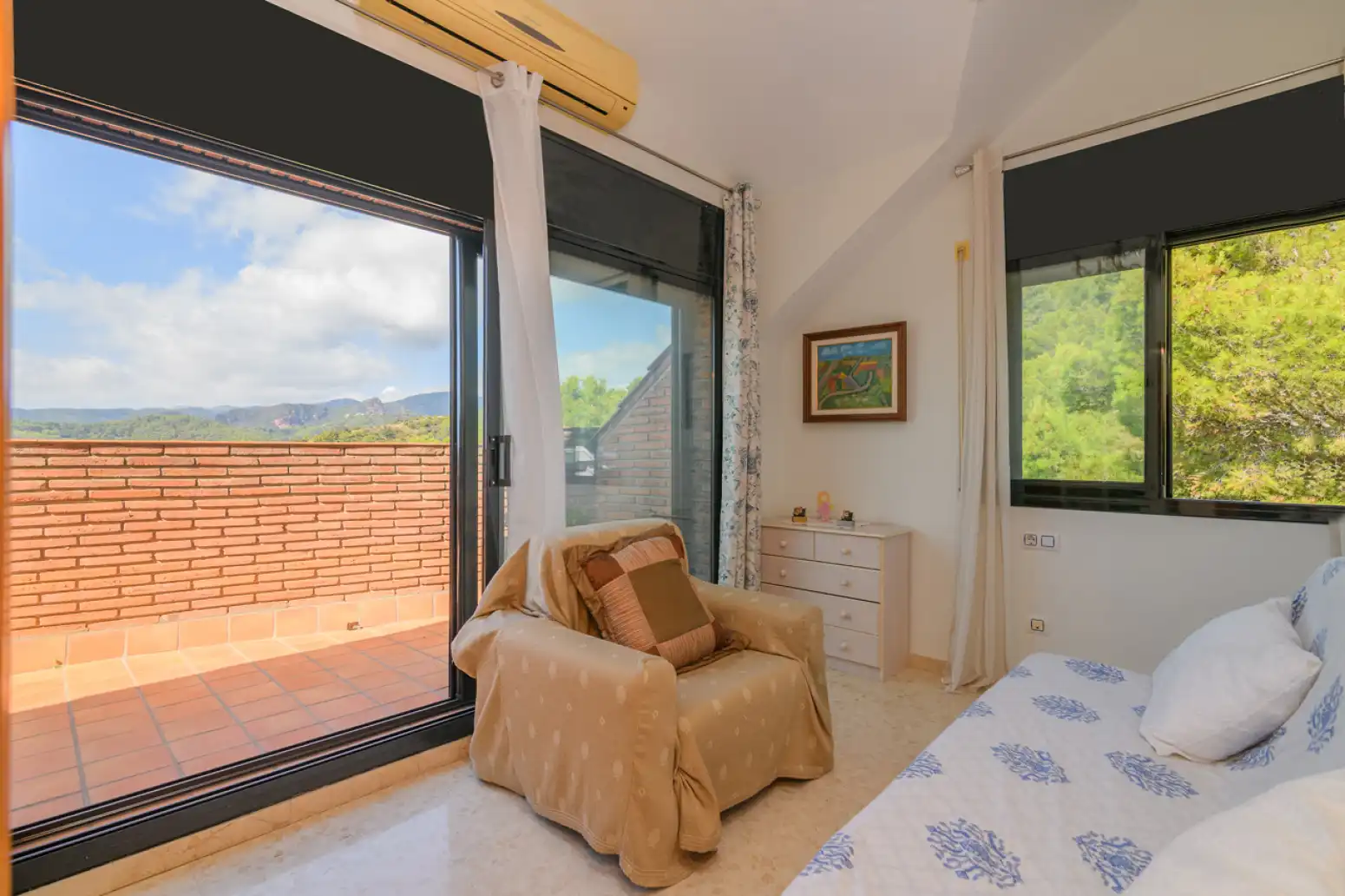 Habitación de Casa o chalet de alquiler en Viladecans con Terraza, Piscina y Balcón
