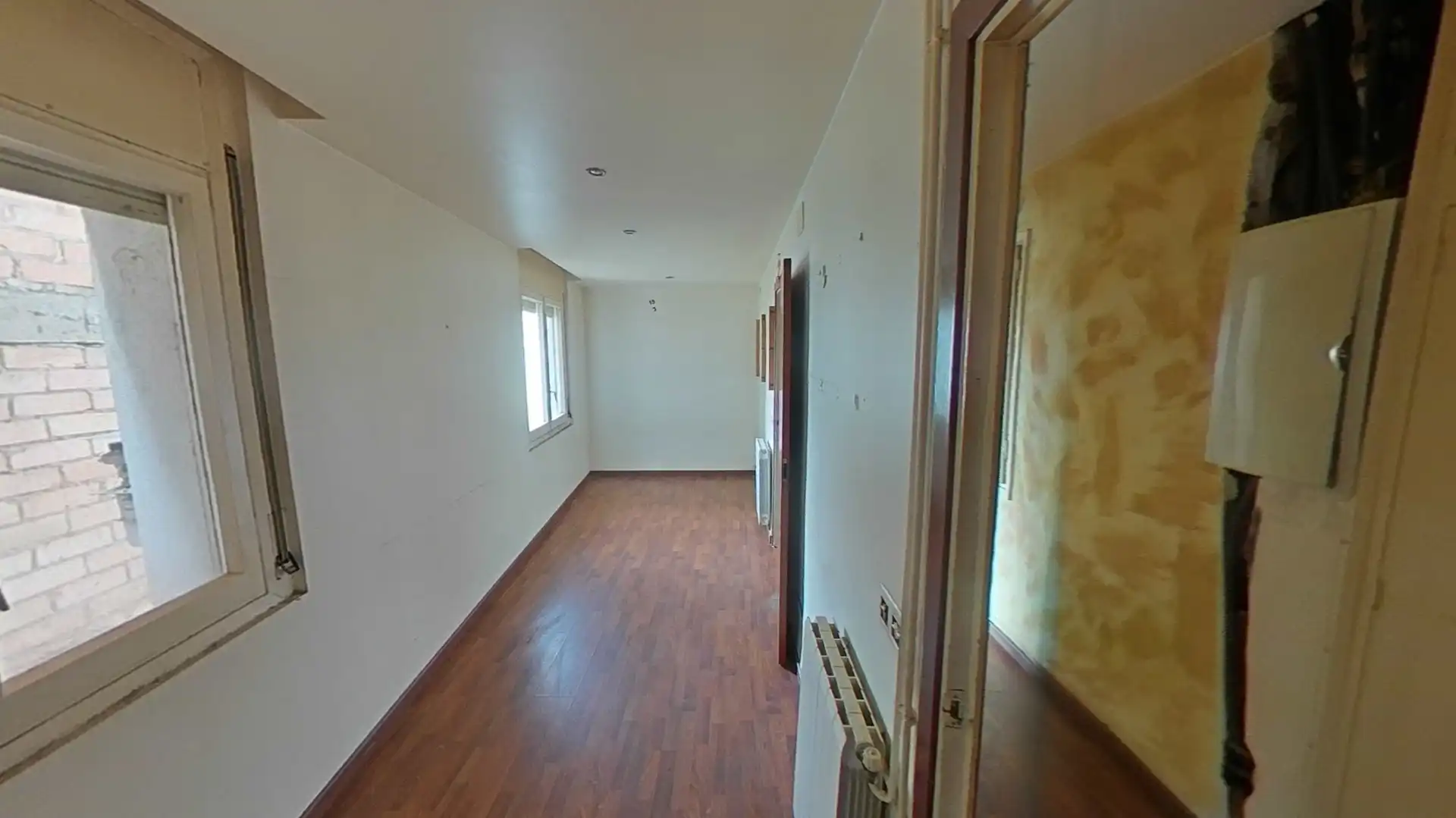 Piso en venta en Manlleu con Calefacción, Parquet y Terraza