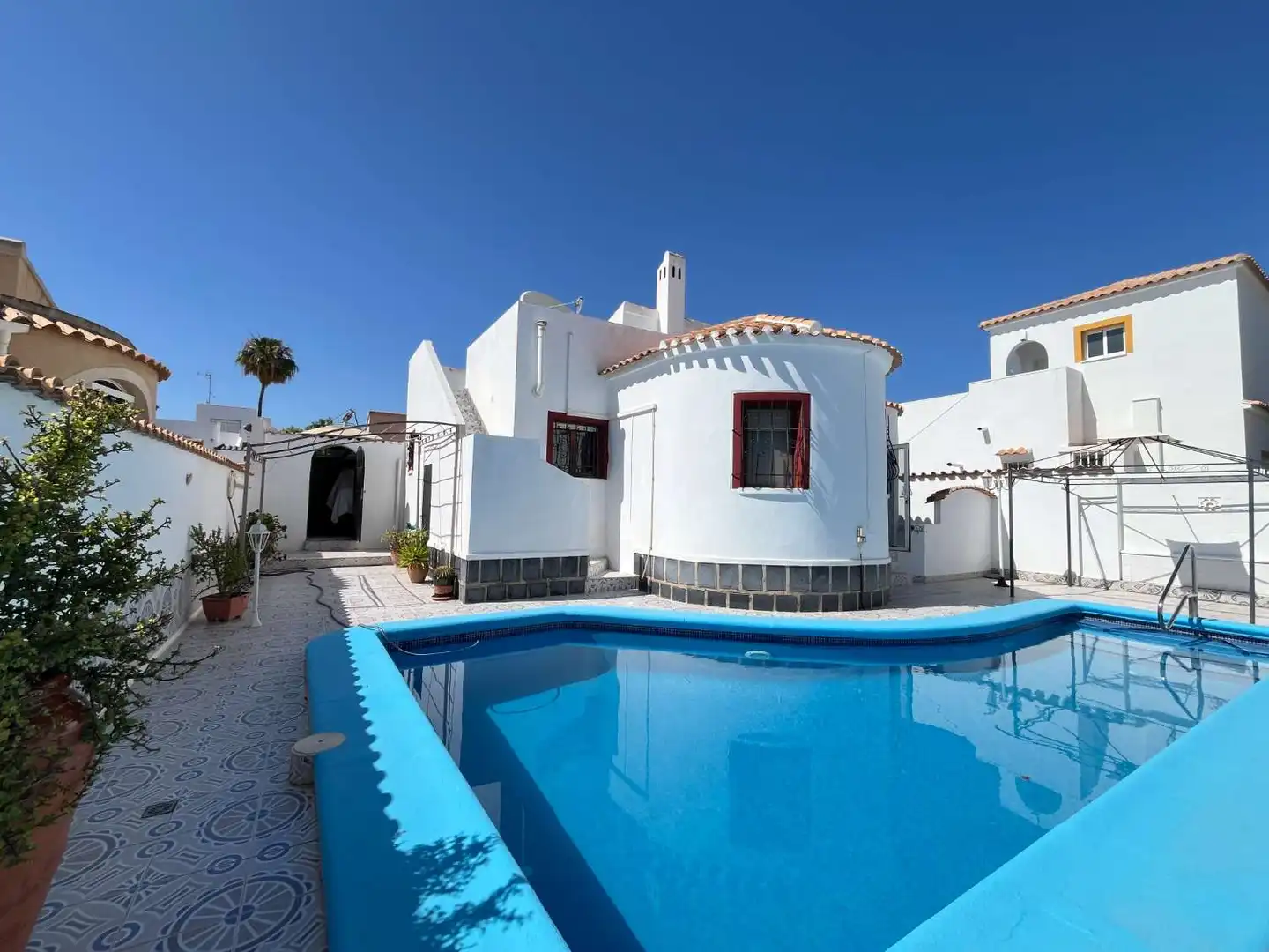 Vista exterior de Casa o chalet en venta en Orihuela con Aire acondicionado, Trastero y Piscina