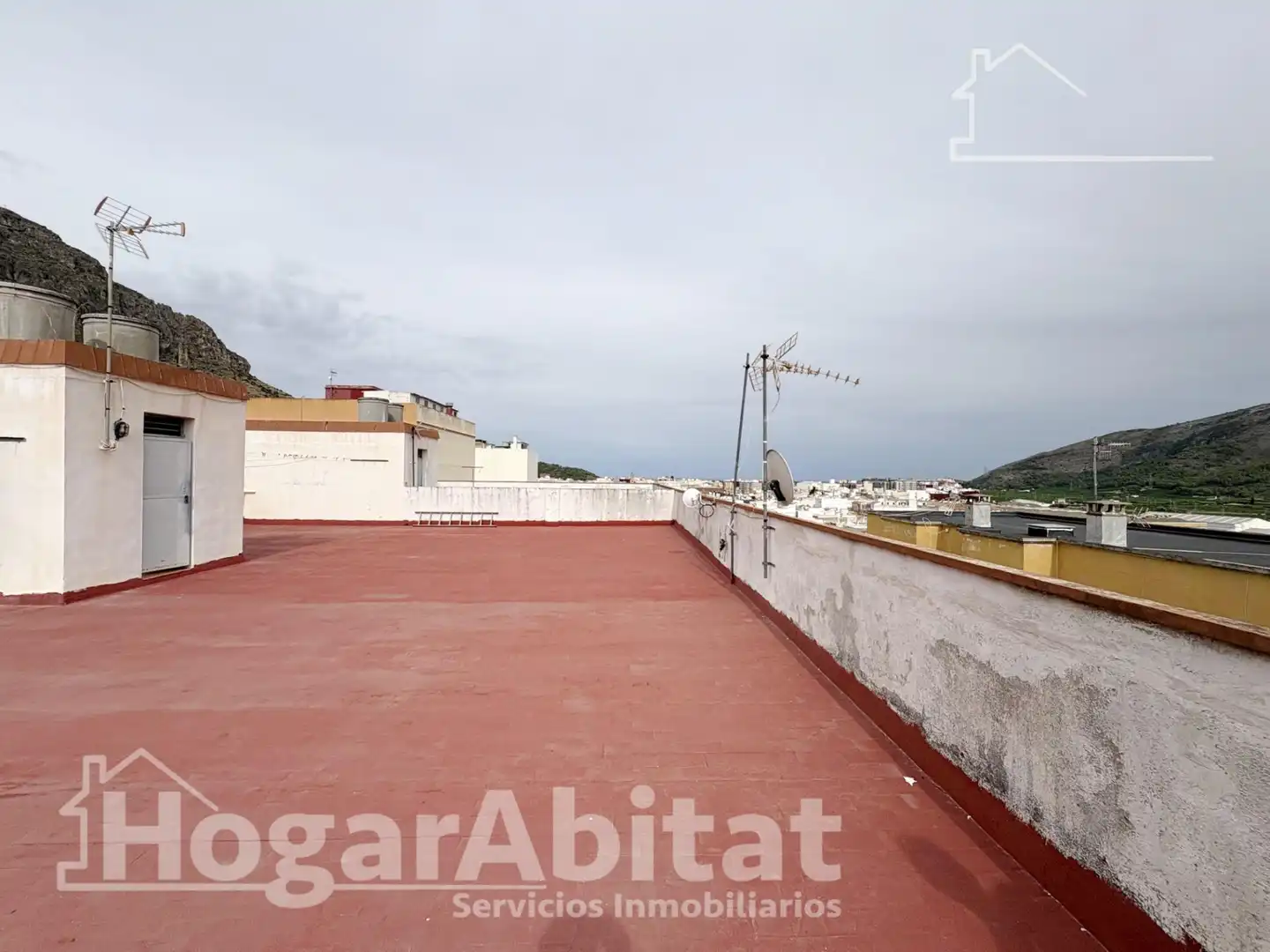 Vista exterior de Pis en venda en Tavernes de la Valldigna amb Balcó
