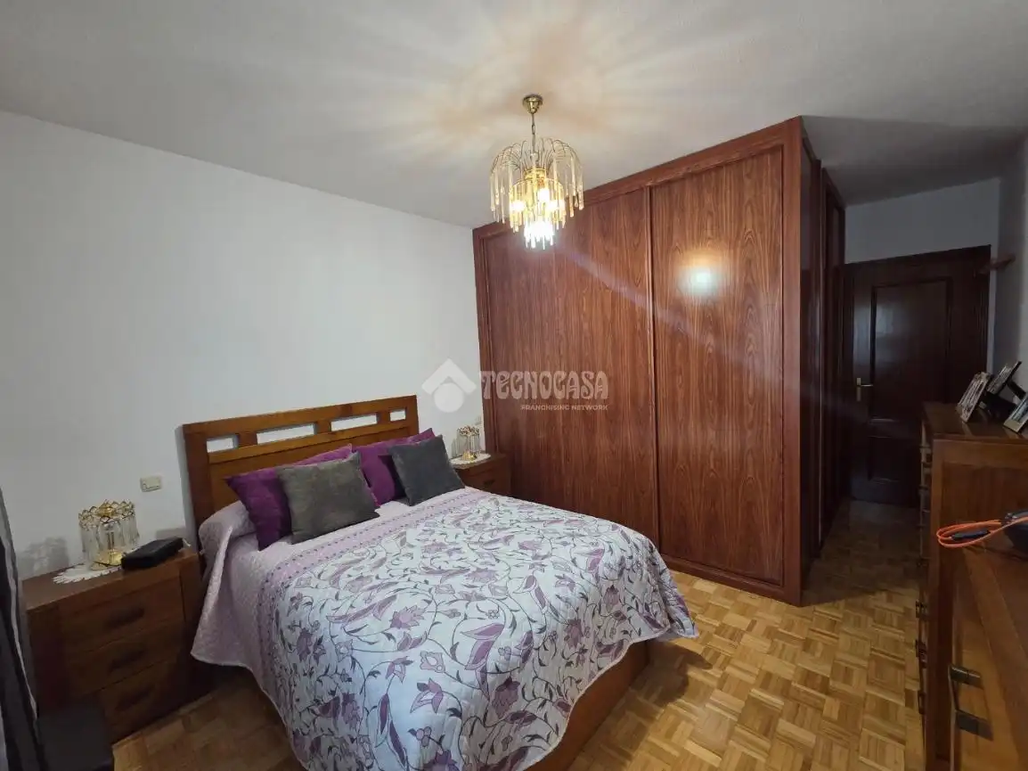 Habitación de Piso en venta en Velilla de San Antonio con Aire acondicionado, Calefacción y Amueblado
