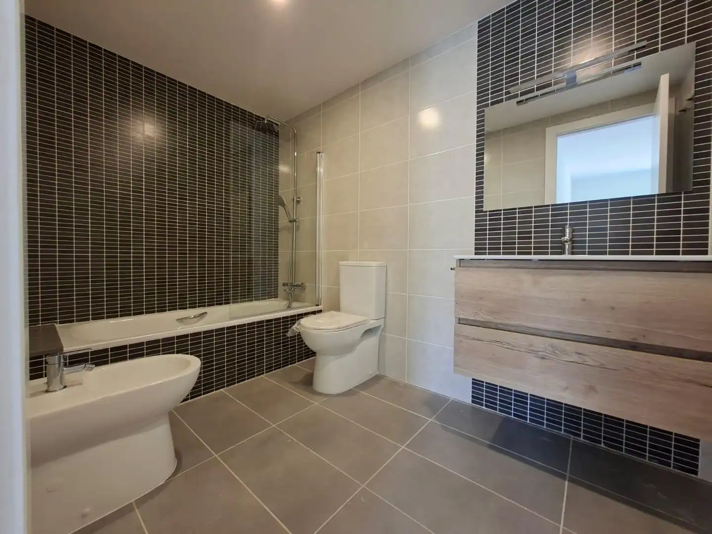 Baño de Piso en venta en Palafolls con Aire acondicionado y Parquet