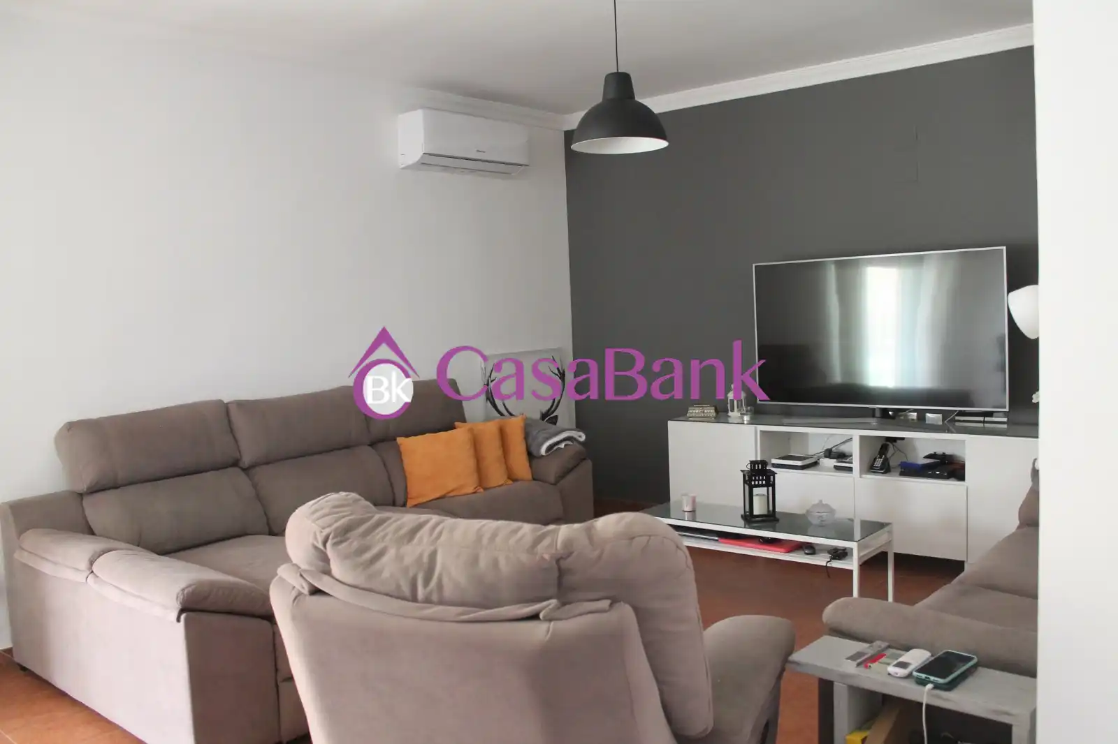 Sala d'estar de Casa o xalet en venda en Córdoba amb Aire condicionat, Jardí privat i Piscina