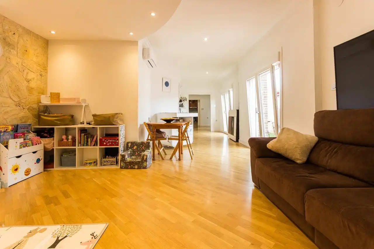 Wohnzimmer von Dachboden zum Verkauf in Elda mit Klimaanlage, Parkett und Terrasse
