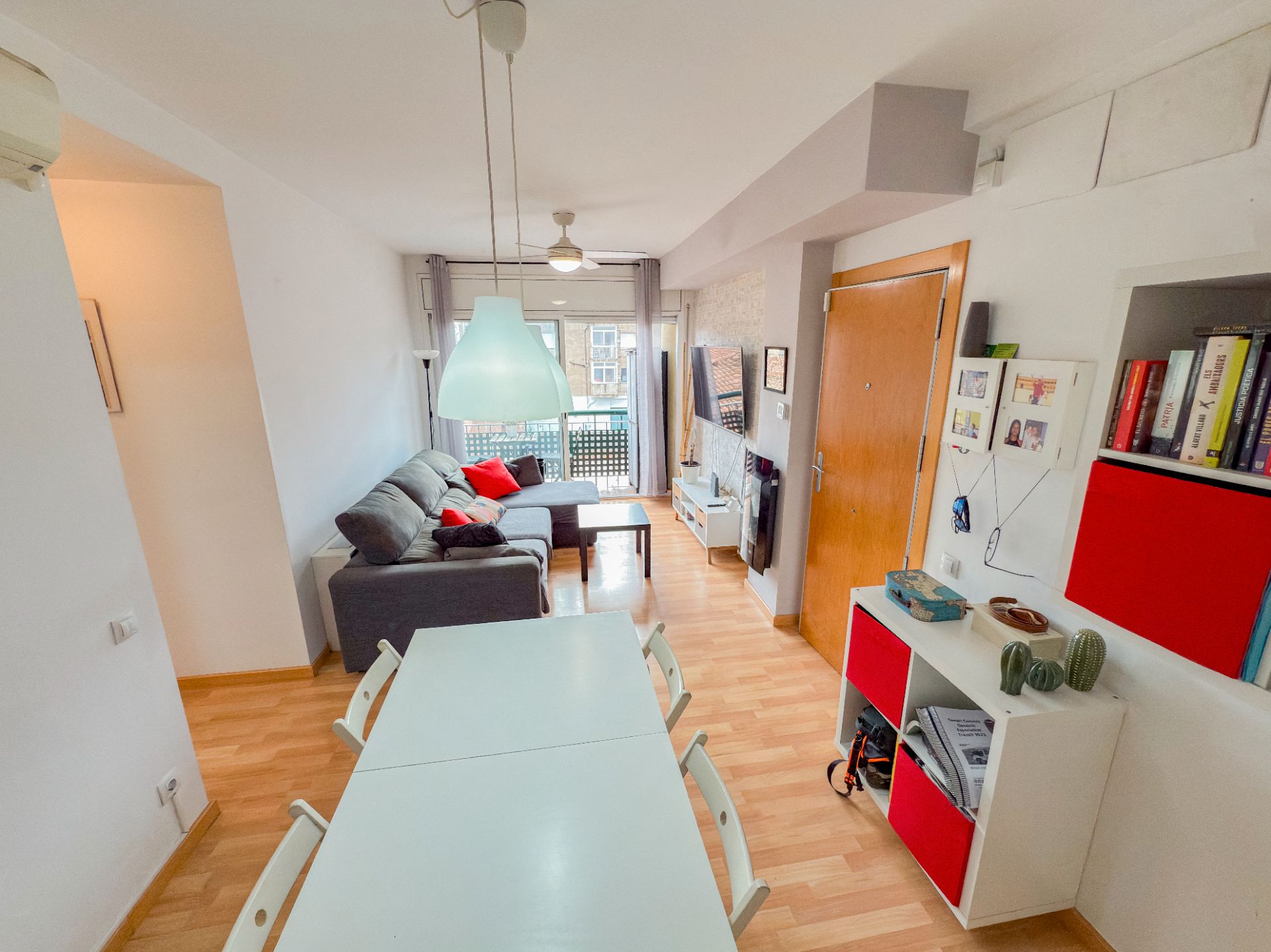 Living room of Duplex for sale in Santa Perpètua de Mogoda  with Air Conditioner, Heating and Parquet flooring