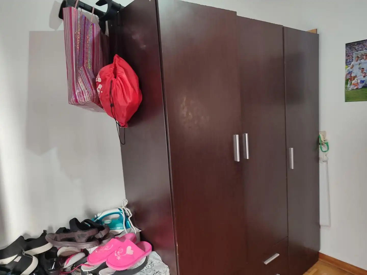 Dormitori de Pis en venda en Oviedo  amb Calefacció