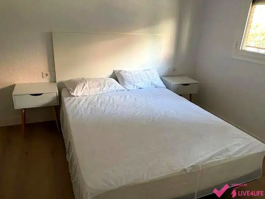 Schlafzimmer von Wohnung zur Miete in Valencia mit Klimaanlage, Terrasse und Möbliert