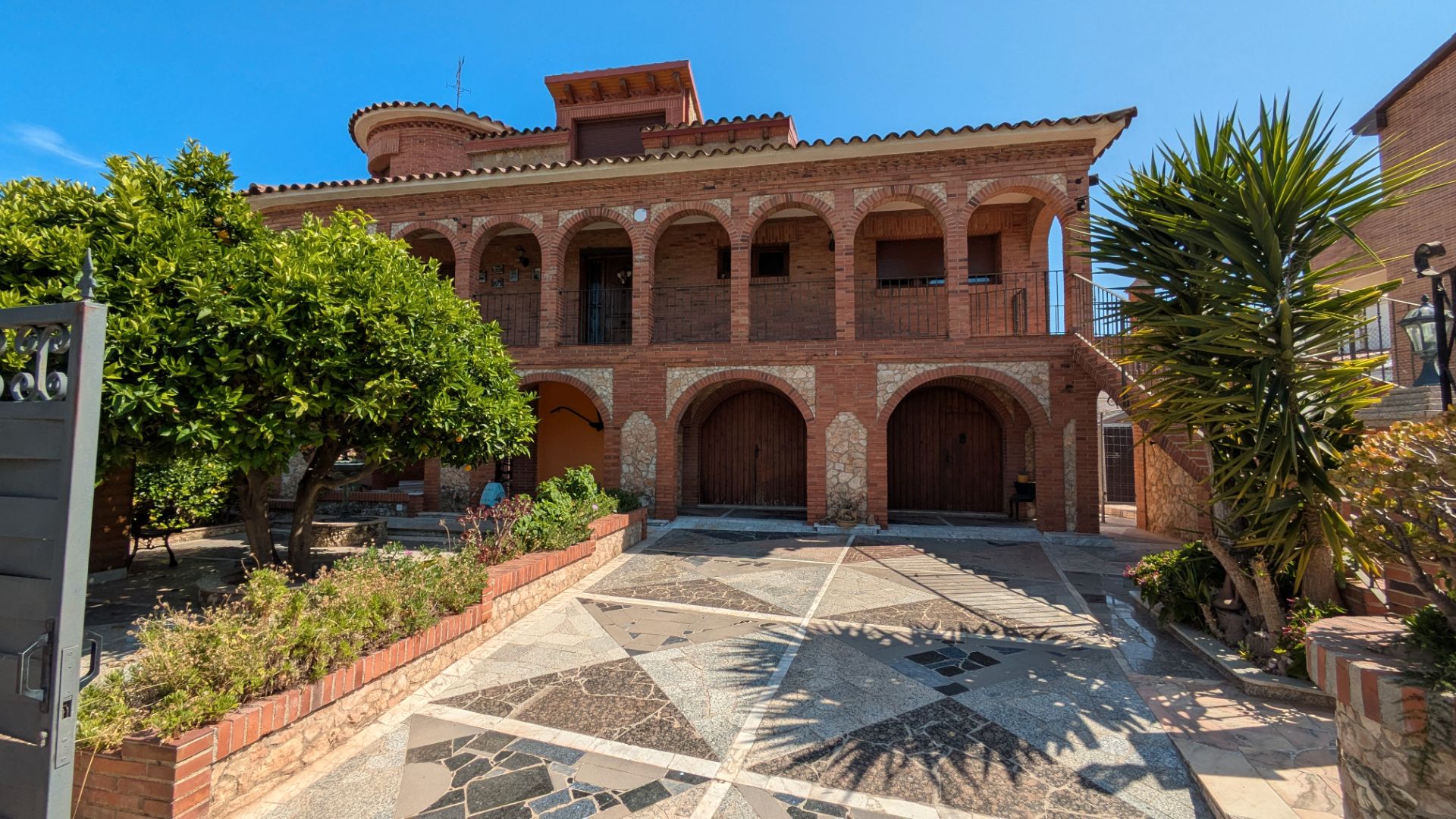 Vista exterior de Casa o chalet en venta en La Pobla de Montornès   con Aire acondicionado y Amueblado