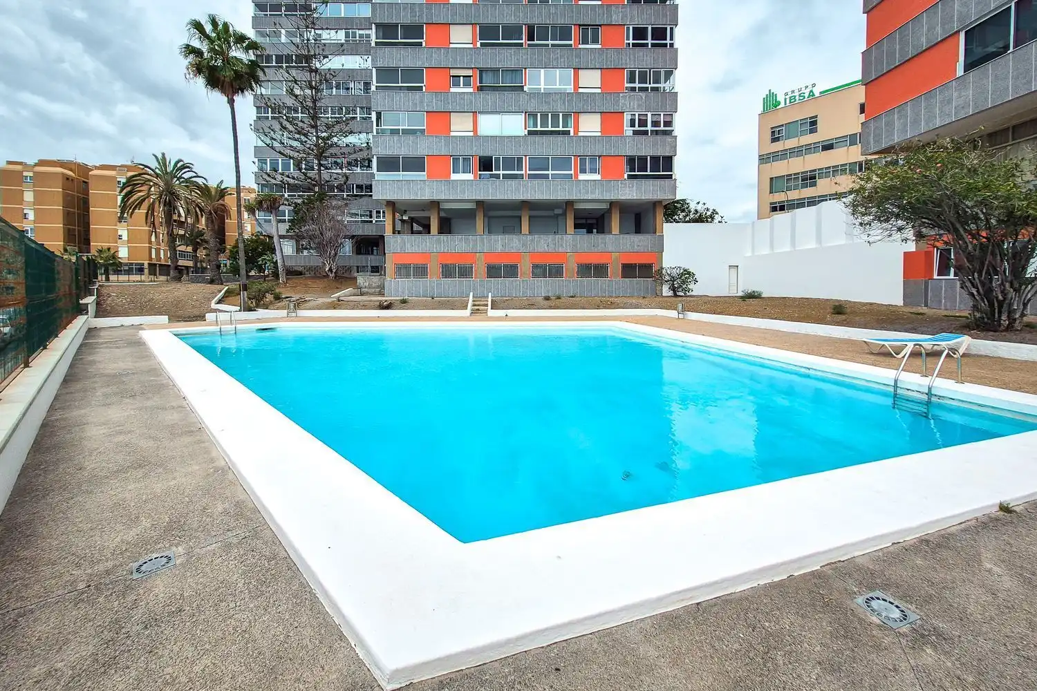 Pis amb piscina de lloguer a Calle Pintor Juan Guillermo 0