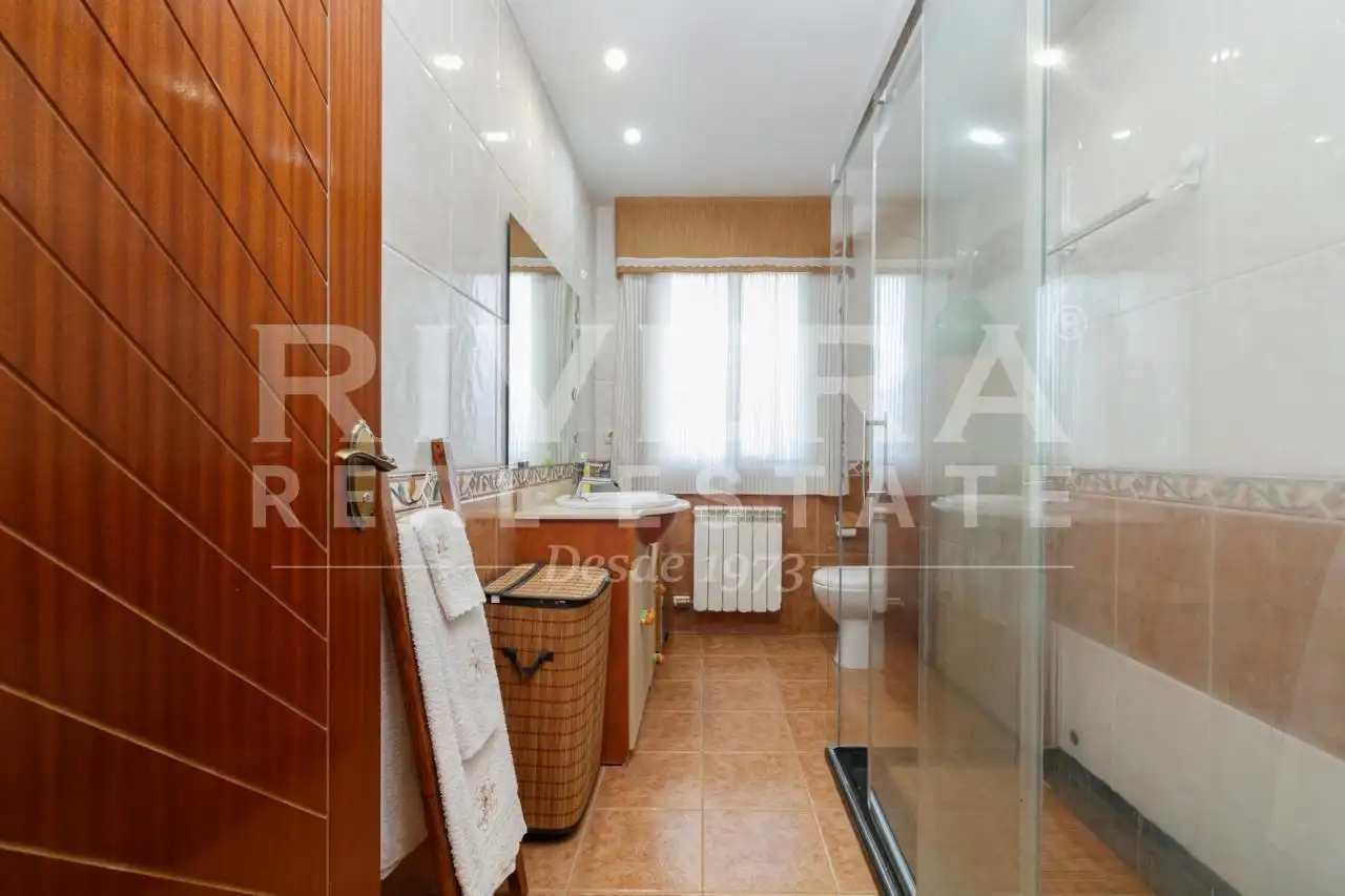 Baño de Casa o chalet en venta en Vigo  con Calefacción, Jardín privado y Parquet