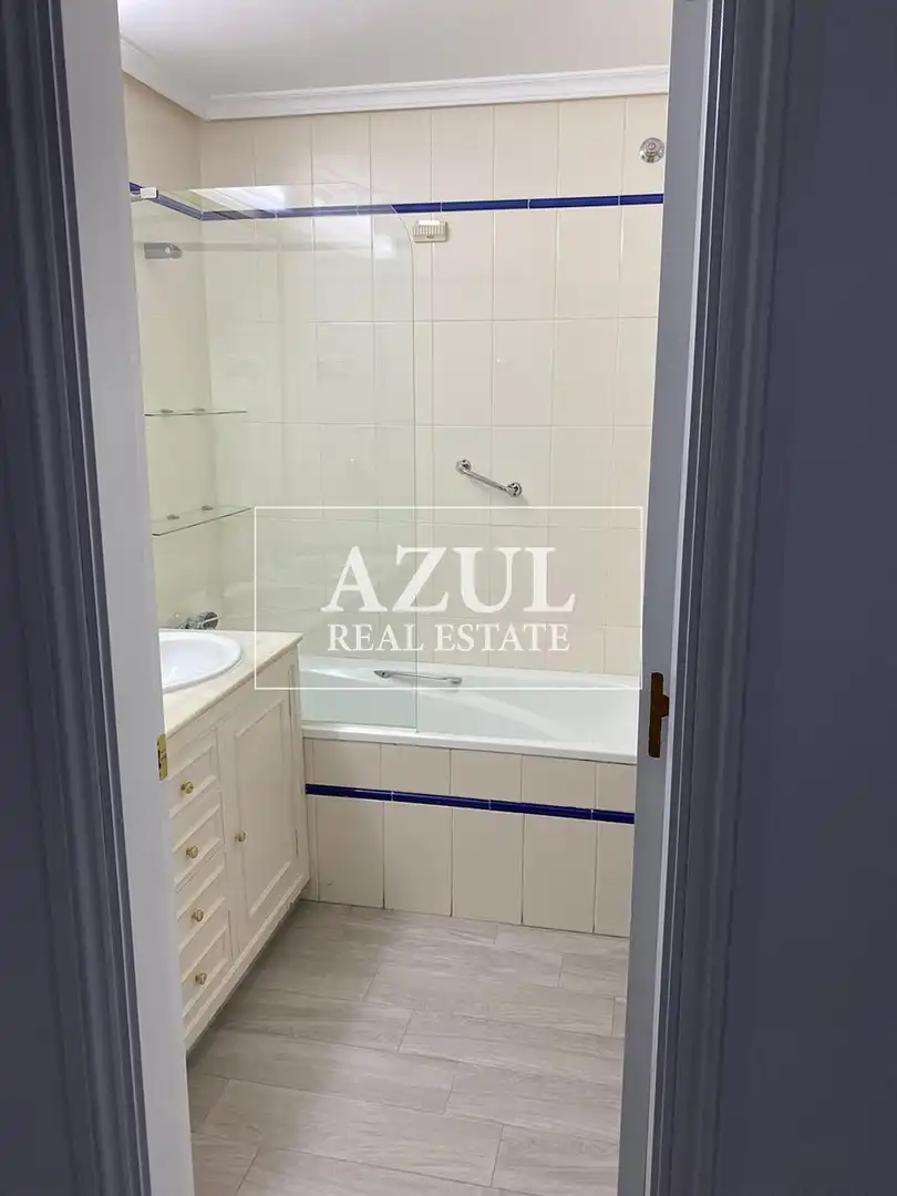 Bany de Pis de lloguer en Centro