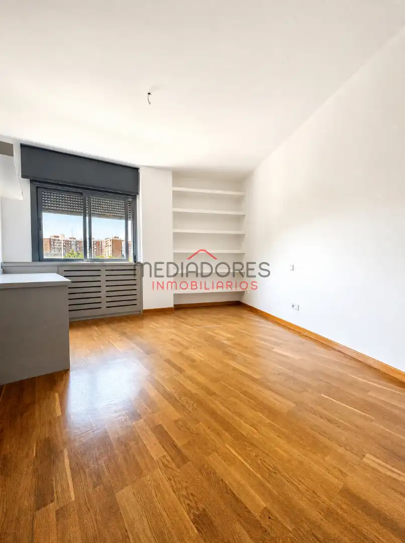 Piso con terraza en venta en Avenida de Francisco Pi y Margall, imagen 13