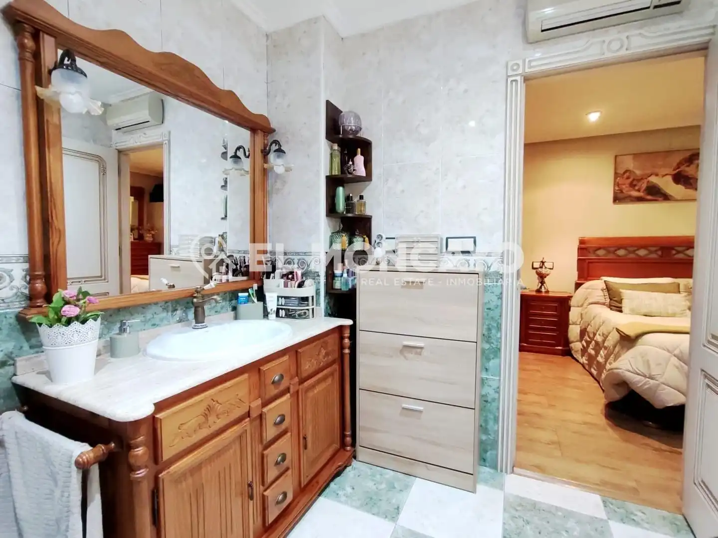 Bathroom of Apartments for sale in Dolores  with Air Conditioner, Heating and Storage room