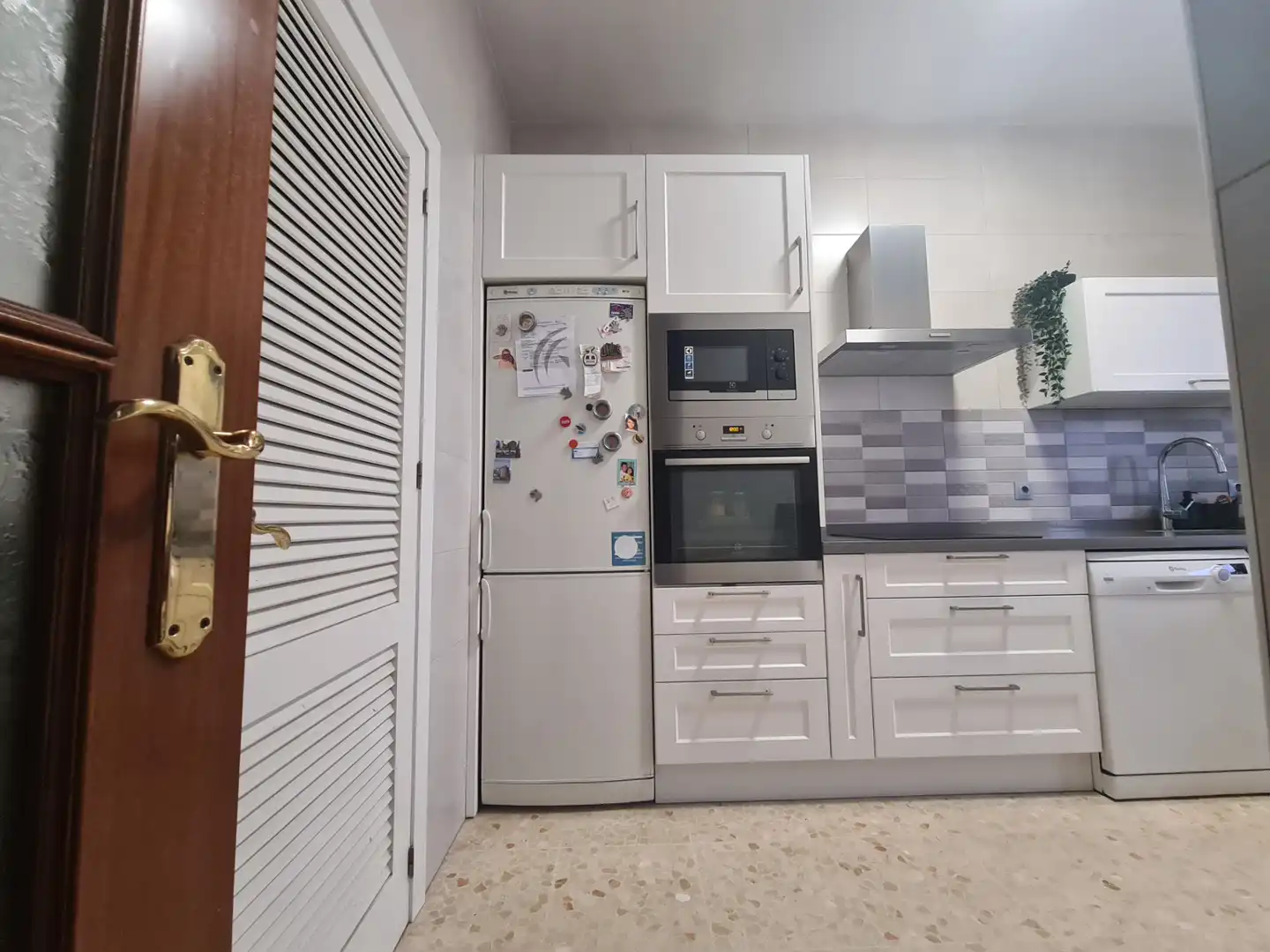 Kitchen of Detached homes for sale in Sevilla  with Air Conditioner, Terrace and Balcony
