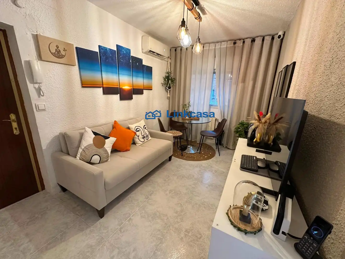 Living room of Flat for sale in Madrid  with Air Conditioner and Heating