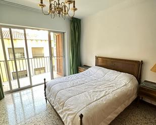 Dormitori de Apartament per a compartir en  Tarragona Capital amb Moblat, Forn i Balcó