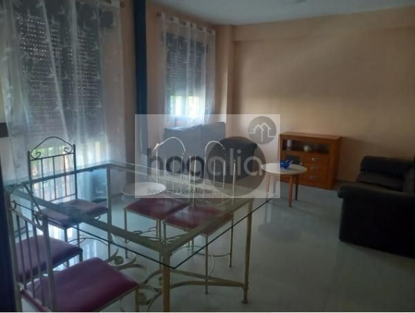 Sala d'estar de Pis de lloguer en  Sevilla Capital amb Aire condicionat, Terrassa i Moblat