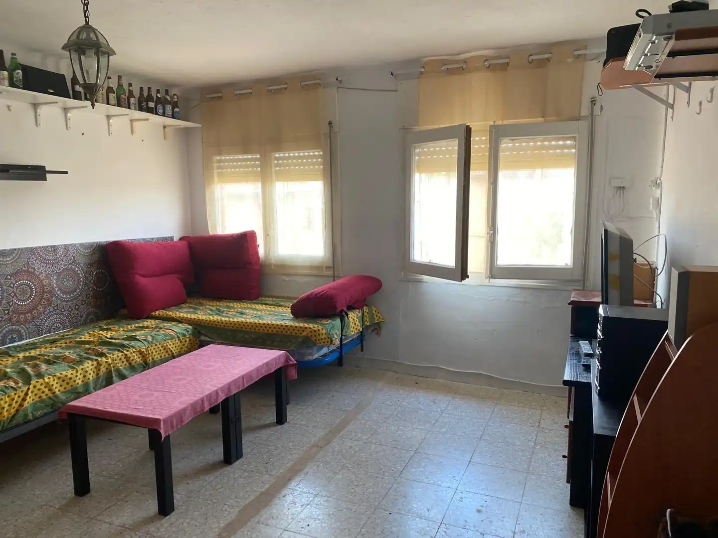 Dormitori de Finca rústica en venda en Villanueva de Jiloca amb Jardí privat