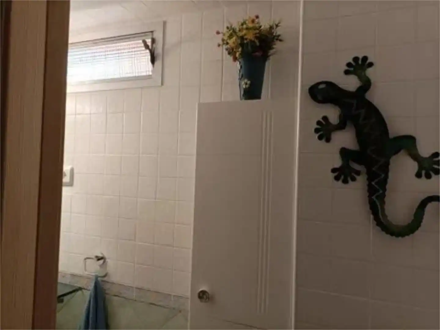 Bathroom of Houses for sale in Gilet  with Air Conditioner, Private garden and Storage room