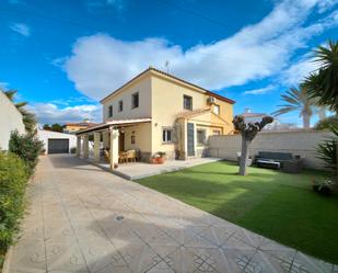 Exterior view of Single-family semi-detached for sale in San Vicente del Raspeig / Sant Vicent del Raspeig  with Air Conditioner, Heating and Private garden