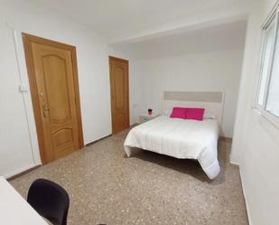 Bedroom of Flat to share in  Valencia Capital