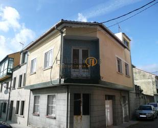Vista exterior de Casa o xalet en venda en Cambados amb Jardí privat