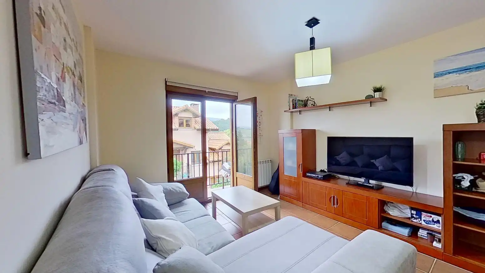 Sala de estar de Piso en venta en Alfoz de Lloredo con Calefacción, Parquet y Balcón