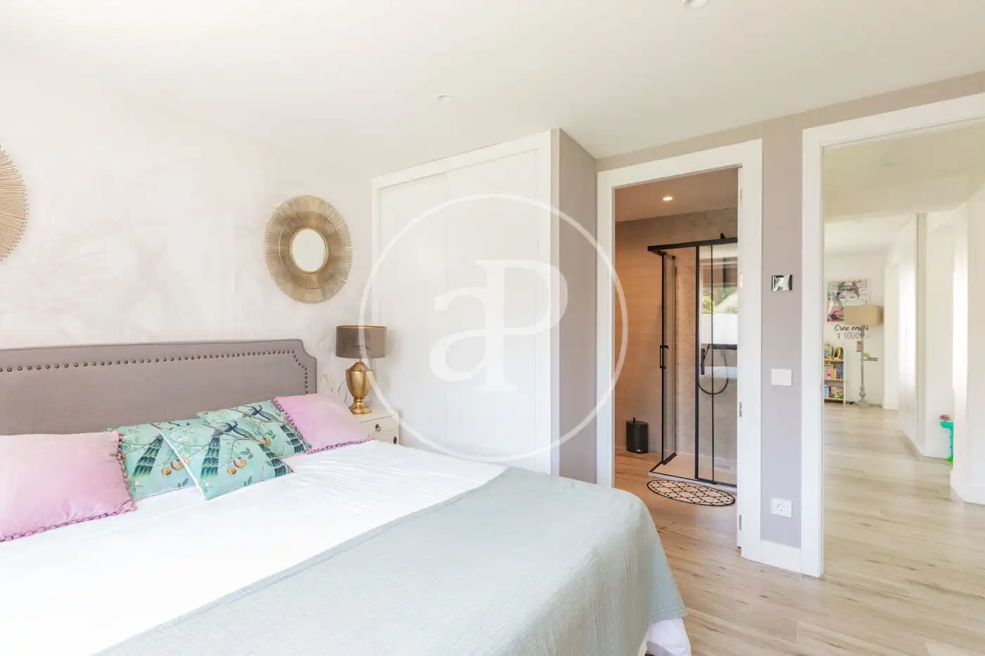 Schlafzimmer von Haus oder Chalet zum Verkauf in Pozuelo de Alarcón mit Klimaanlage, Heizung und Privatgarten