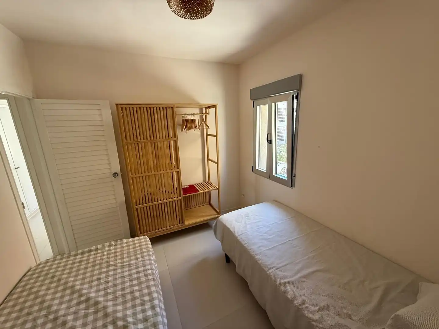 Schlafzimmer von Wohnung zur Miete in Valencia mit Klimaanlage, Terrasse und Möbliert