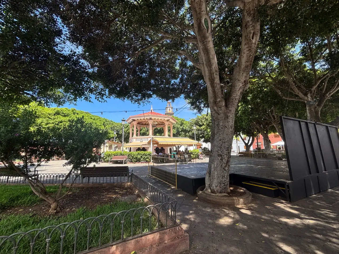 Vista exterior de Casa o xalet en venda en Buenavista del Norte amb Jardí privat i Terrassa