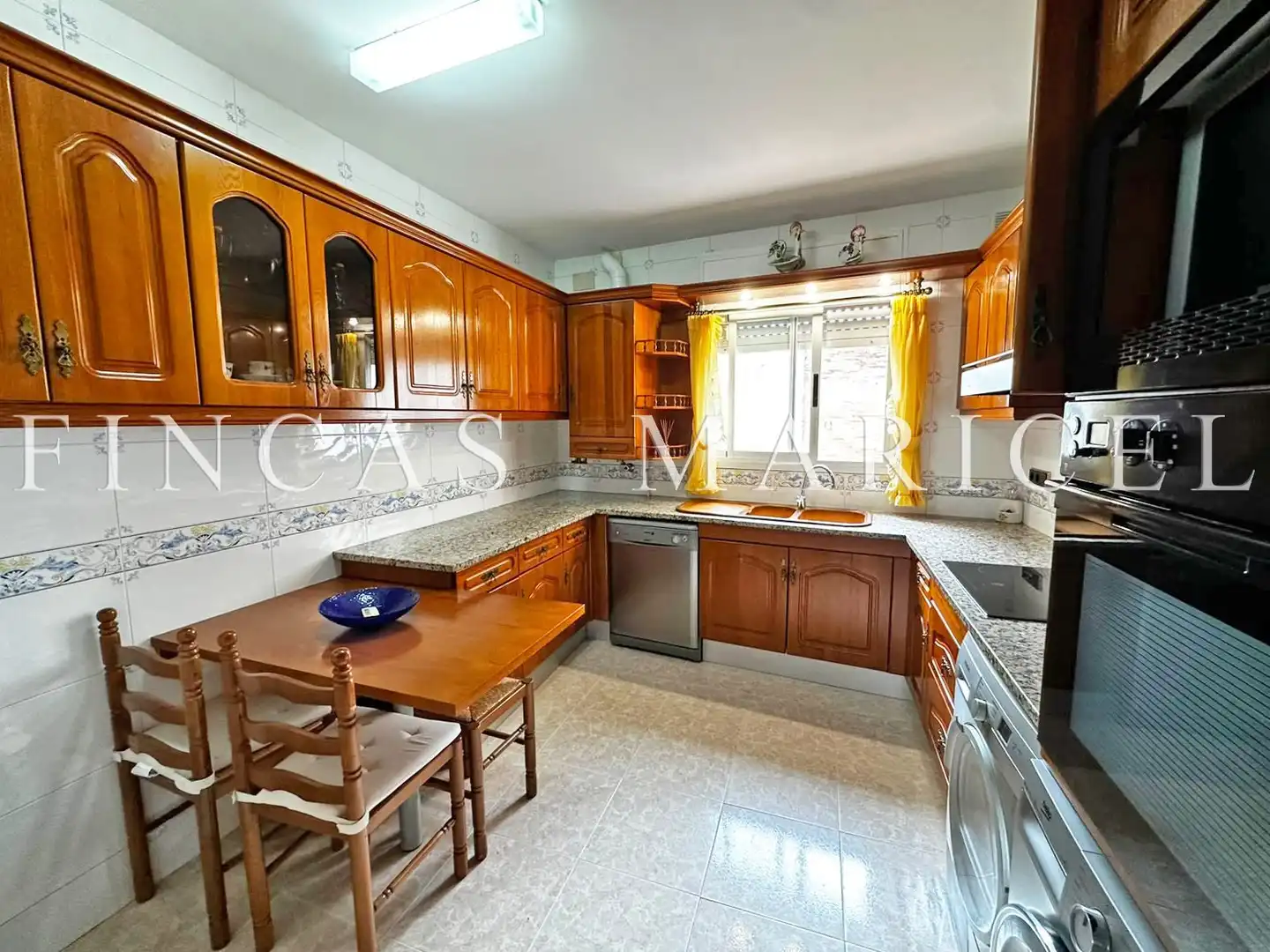 Küche von Wohnung zum Verkauf in Sitges mit Klimaanlage und Heizung