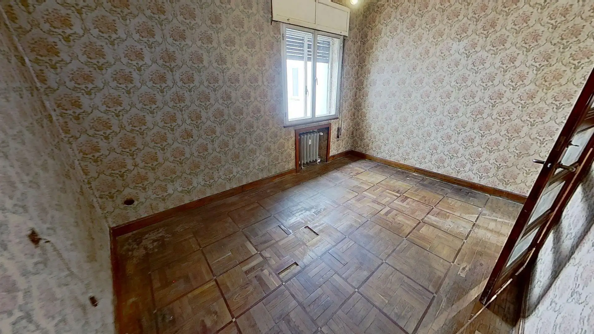 Habitación de Piso en venta en Oviedo  con Calefacción